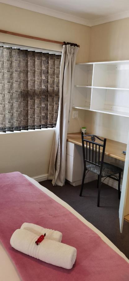 גרהמסטאון 137 High Street Guest House מראה חיצוני תמונה