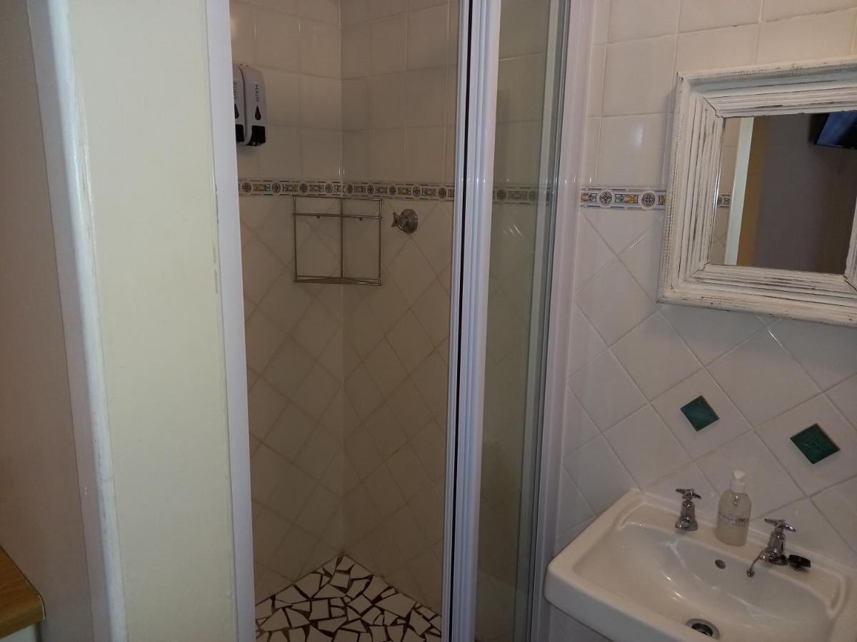 גרהמסטאון 137 High Street Guest House מראה חיצוני תמונה